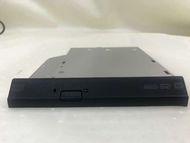 DVDスーパーマルチドライブ DS-8A8SH　ベゼル付き　9.5mm厚 SATA接続 内蔵型【中古】